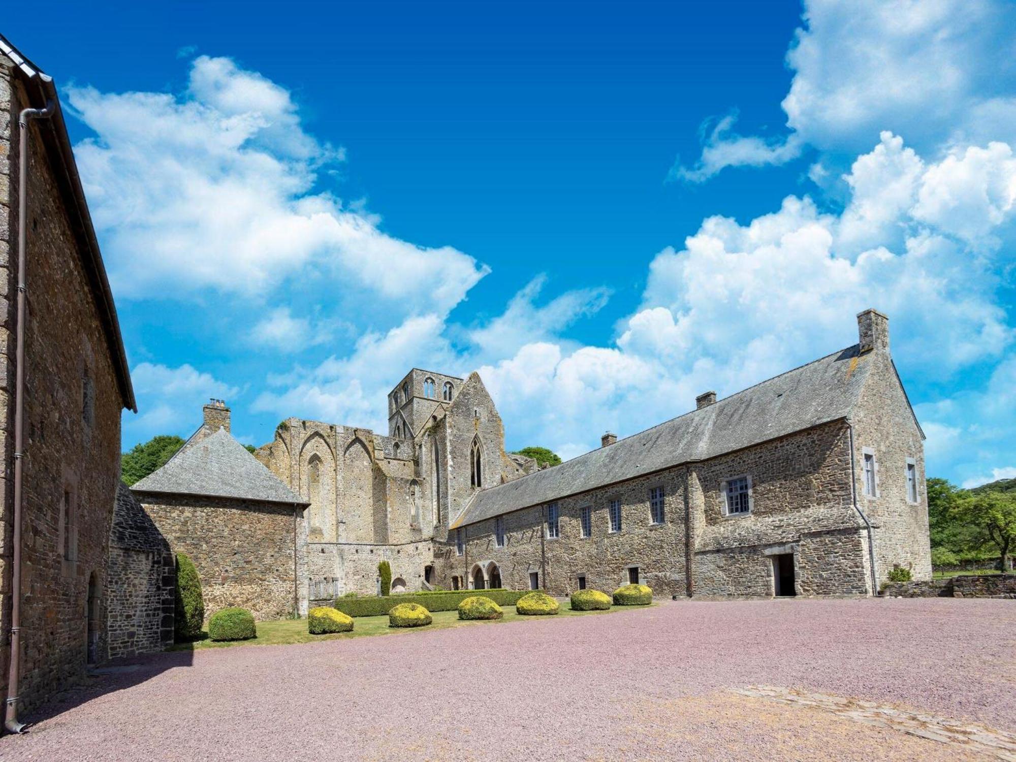 Attractive Holiday Home Near The Normandy Beach Saint-Germain-sur-Ay Exteriér fotografie